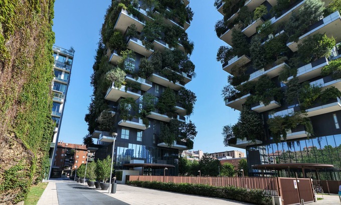Porta Garibaldi Apartment | Elegant Suite at Bosco Verticale Milano Isola with Spa & Hot Tub