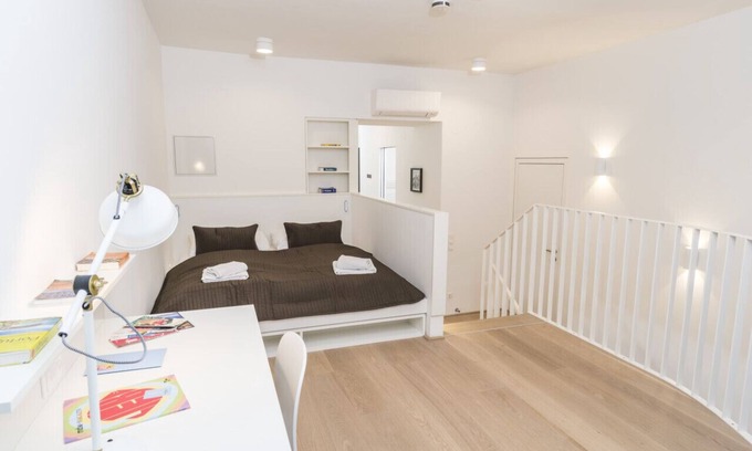 Alsergrund Apartment | Elegant Suite in Liechtenstein with Family-Friendly Amenities