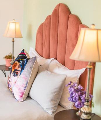 Stellenbosch Central Apartment | Elegant Suite Steps from Church Street - Guest Rated 9.1