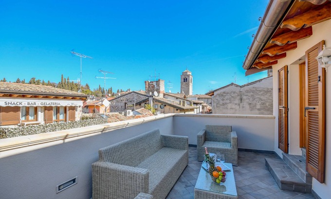 Sirmione House | Elegant Suite in Sirmione with Breakfast & Family Amenities