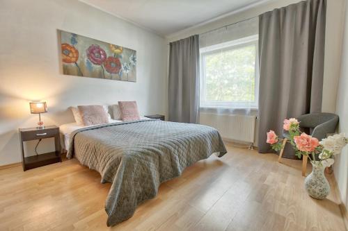 Kesklinn Apartment | Comfortable Daily Apartments on Tatari Street with Dining