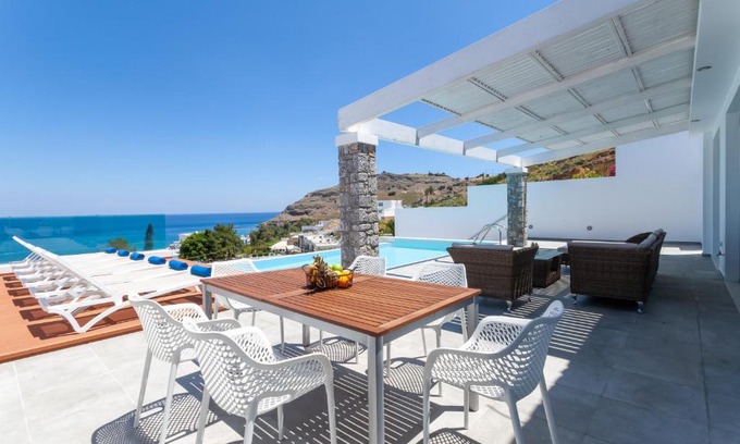 Vlicha Villa | Elegant Sunrise White Villa: Top-Rated with Pool & Breakfast