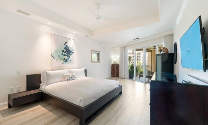 Seven Mile Beach Condo | Premier Three Bedroom Oasis with Oceanfront Views