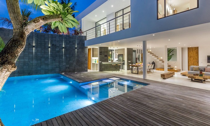 Seminyak Villa | Premium Villa with Pool Near Sunset Beach in Bali