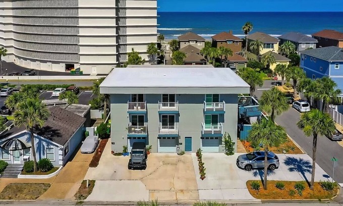 Jacksonville Beach House | Exceptional Townhome Steps from the Beach with Ocean Views