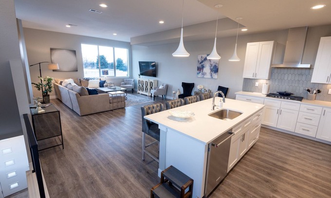 Englewood House | Exceptional Townhome with Amazing Mountain Views & Rooftop Deck