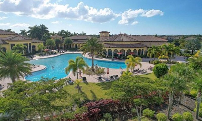 Gran Paradiso House | Elegant Townhome with Pool and Spa in Resort Community