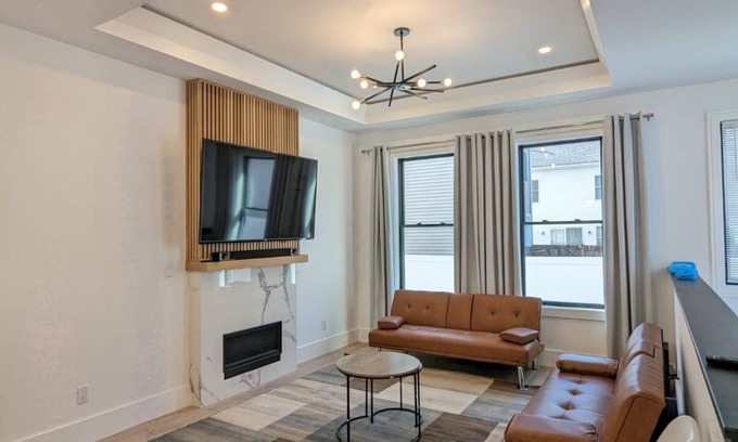 Nonantum House | Discover a Brand New Townhouse Just 6 Miles from Boston