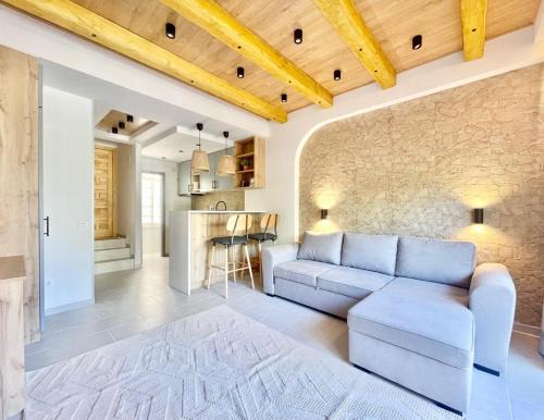 Benidorm House | Elegant Townhouse Levante with Pool and Family Amenities