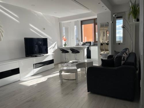 Chiajna Apartment | Spacious Two Room Apartment at Residence Militari M3