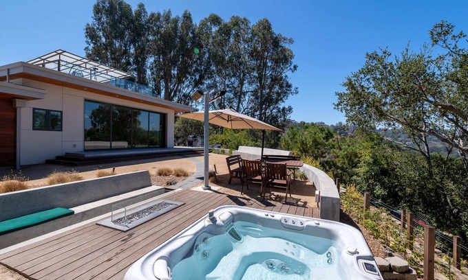 Baywood - Aragon House | Relaxing Retreat with Hot Tub & Scenic Views Near SF