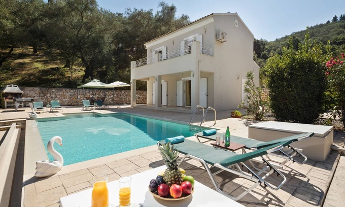 Agios Stefanos Villa | Secluded Villa with Heated Pool in Saint Stefanos Sinies
