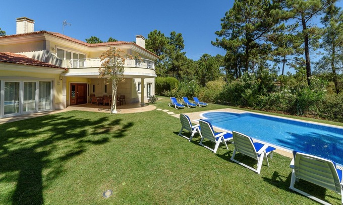 Charneca de Caparica e Sobreda Villa | Luxury Villa within Golf Resort, Pool, next to fantastic beaches