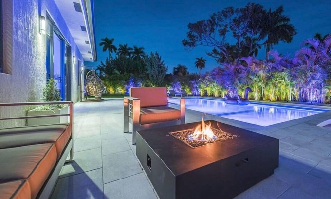 Golden Glades Villa | Exclusive Villa Amara: Heated Pool, Spa & Gym Retreat