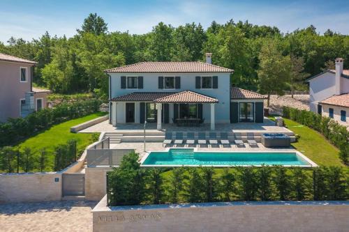 Vranje Selo Villa | Elegant Villa Arman with Hot Tub in Visinada - 4 Star Rated
