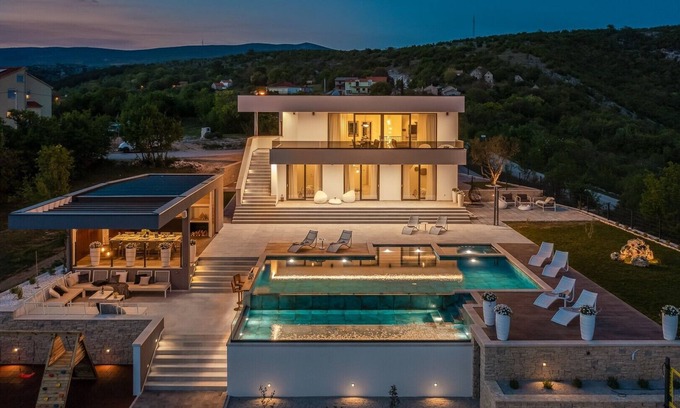 Citluk Villa | Elegant Villa Arya with Heated Pool, Hot Tub & Sauna