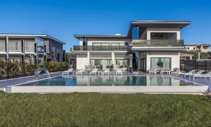 Kastelir Villa | Elegant Villa Aurum with Pool - Perfect for Families