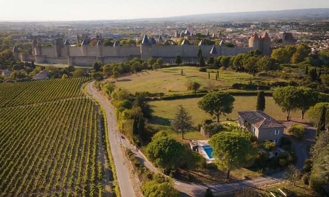 Carcassonne House | Unique Family Getaway with Panoramic Views of Carcassonne
