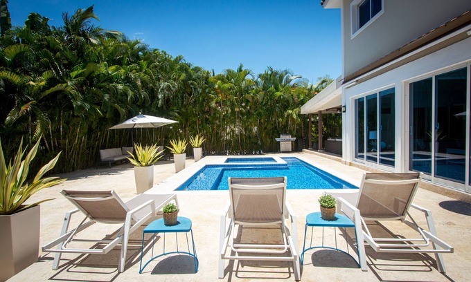 Juan Dolio Villa | Elegant Villa Elena with Private Pool near Metro Country Club