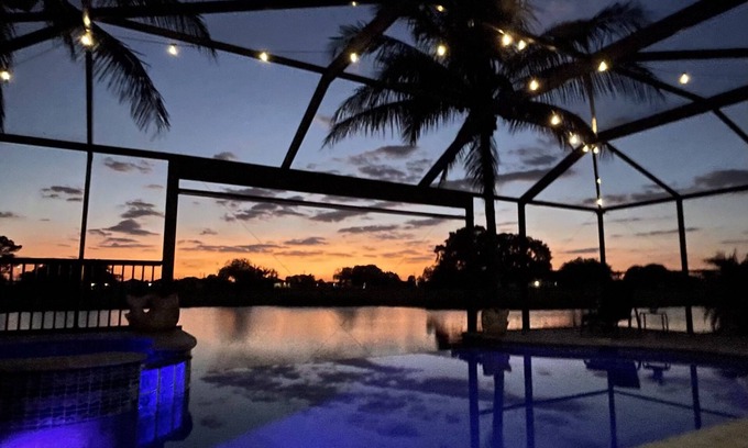 Burnt Store Villa | Elegant Villa with Heated Pool on Golf Course & Pond