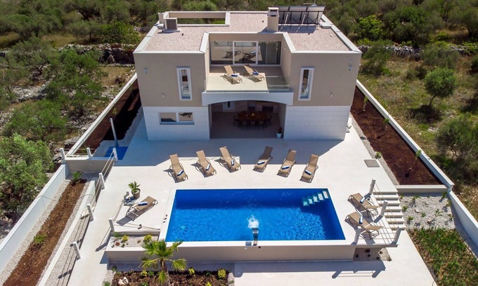 Marina Villa | Elegant Villa Hileja with Heated Pool & Ocean View