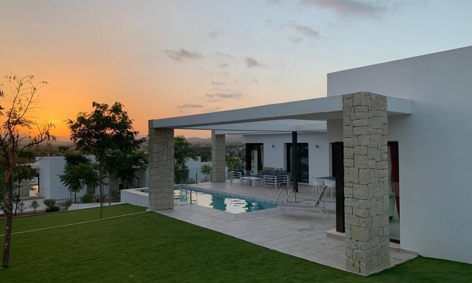 Javea House | Elegant Villa in Jávea with Private Pool & Spa Amenities