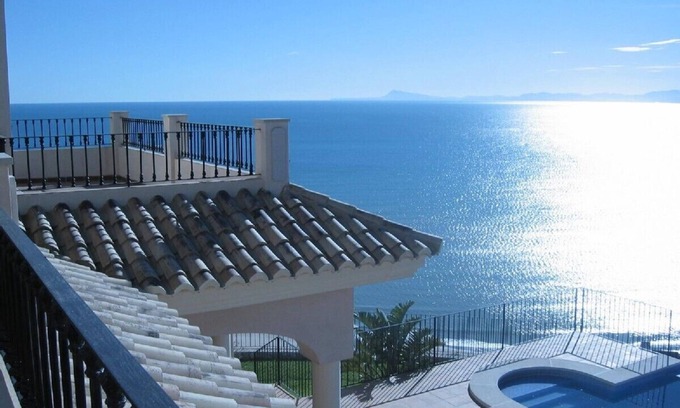 Faro de Cullera Villa | Elegant Villa on Valencia Coast with Infinity Pool & Ocean View