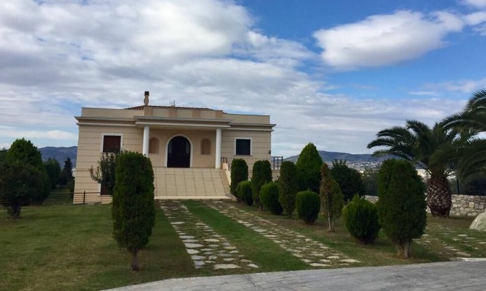 Alli Meria Villa | Elegant Villa in Volos with Breakfast and Family Amenities