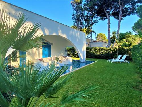 Carini Villa | Beachfront Villa with Private Beach and Ocean Views