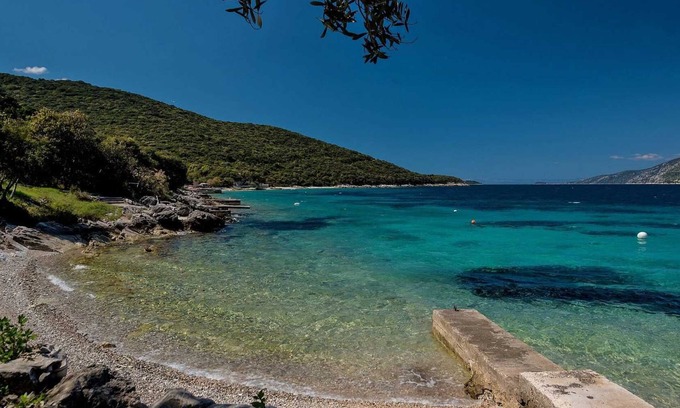 Cove Tri Zala (Zrnovo) Villa | Indulge at Villa Luna, Korčula: Pool & Spa Retreat