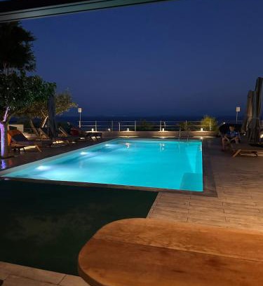 Kineta House | Enchanting Getaway at Magic View 4U Iulia with Pool Access