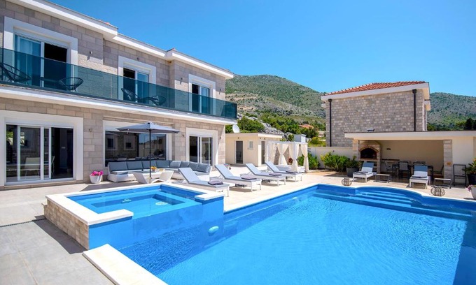 Ravno Villa | Elegant Villa Miriam: Private Pool & Ocean Views Near Dubrovnik