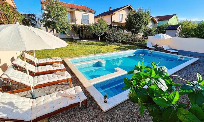 Blagaj Villa | Elegant Villa Mostar: Pool, Jacuzzi & Top-Rated Comfort