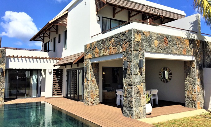 Mont Choisy Villa | Indulgent Villa with Oceanfront Views at Mont Choisy Beach