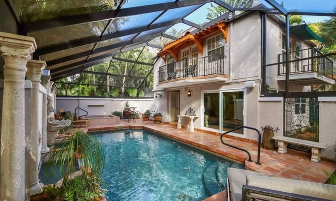 Granada Villa | Exquisite Villa with Private Pool & Ocean View near Siesta
