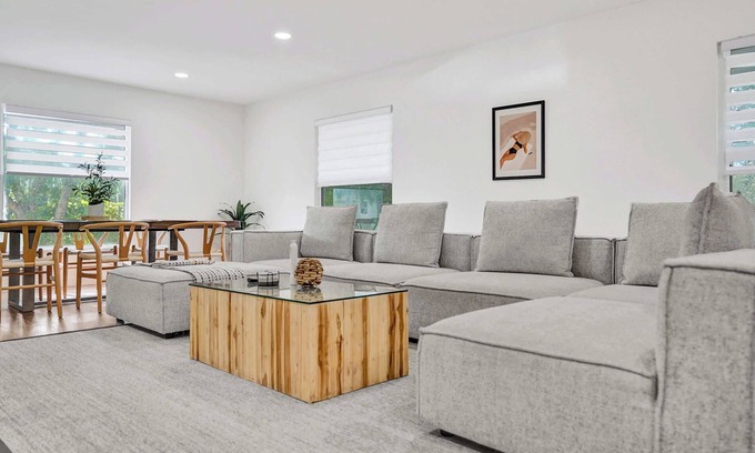 Delray Beach Villa | Cozy Villa Nicole: Just Steps from the Beach & Spa Access