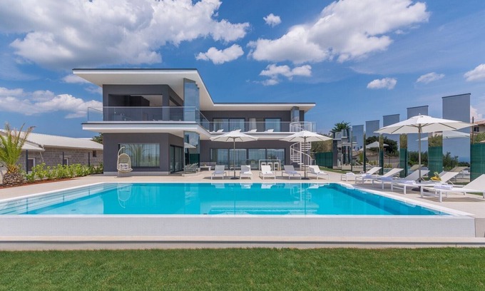 Kastelir-Labinci Villa | Elegant Villa Nimai Luce with Private Pool & Sea View