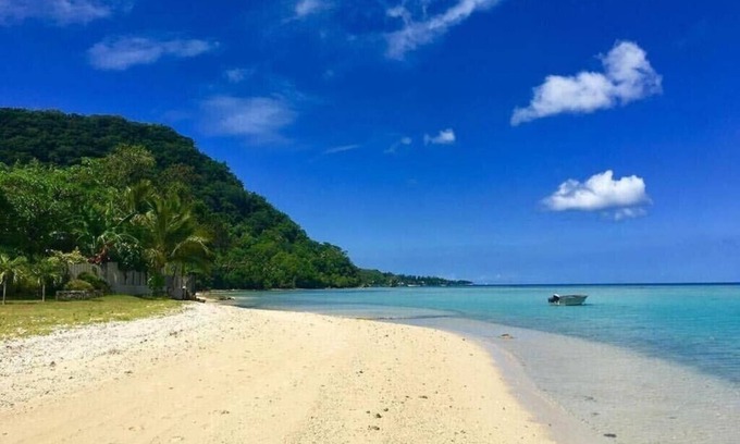 Port Vila Villa | Beautiful Beachfront Villa with Private Pool and Ocean View