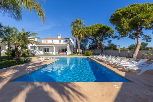 Santa Pola Villa | Premium Villa Salinas: 4-Star Family-Friendly Retreat