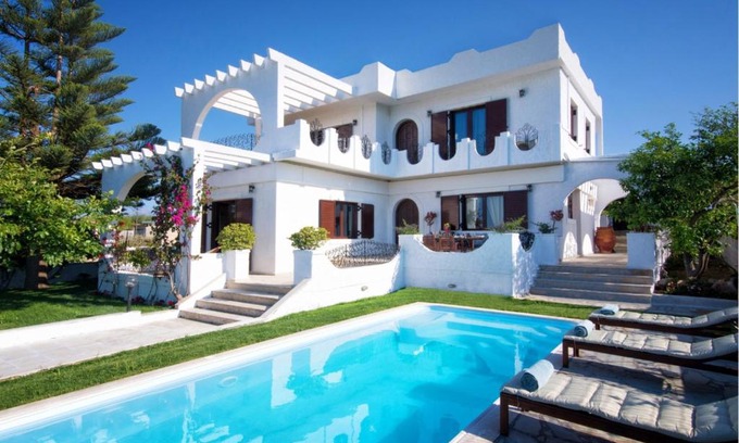 Episkopi Villa | Tranquil Villa Rosita: Oceanfront Retreat with Heated Pool