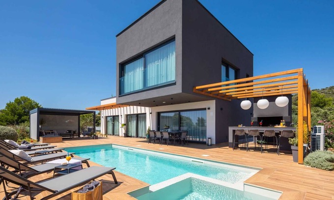 Dvornica Villa | Gorgeous Villa Silvery with Pool & Spa - 10/10 Rating