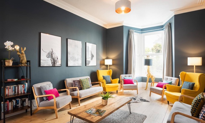 Teignmouth House | Coastal Villa for 14 with Hot Tub & Cinema Room in Teignmouth