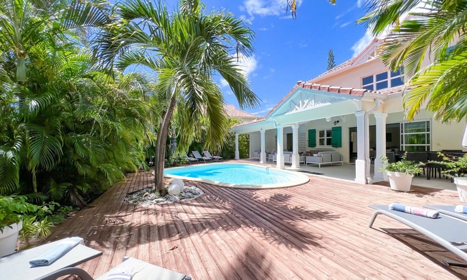 Saint-Francois Villa | Elegant Villa in St-François with Private Beach & Lagoon