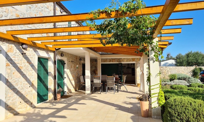 Ugljan Villa | Stylish Villa Stone House with Private Pool and Amenities