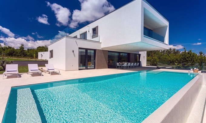 Podbablje Villa | Elegant Villa Sunrise Dream: Heated Pool & Spa Oasis