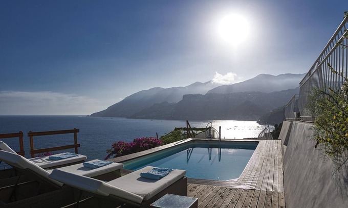 Maiori Villa | Elegant Villa Vittoria with Breakfast & Family-Friendly Perks