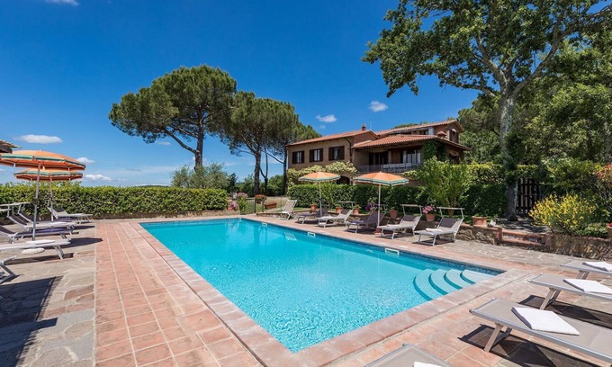 Poggiarello Villa | Luxury Villa W/Panoramic Views & Private Pool