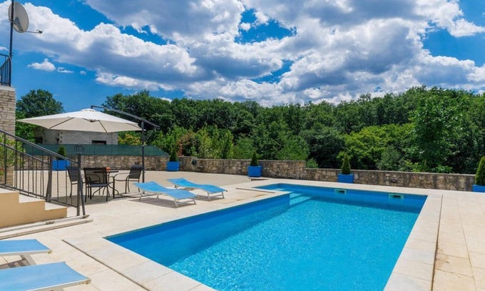 Kircija House | Family-Friendly Retreat with Private Pool in Frankovići