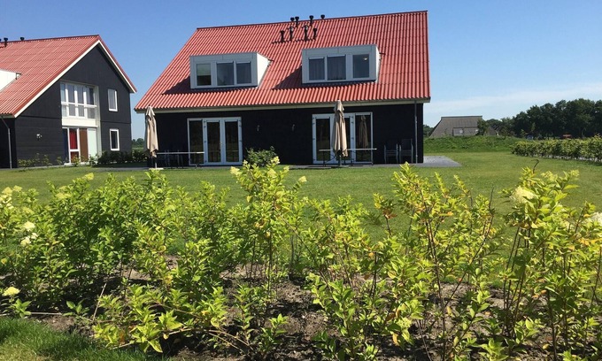 Paasloo House | Luxury villa with eight bathrooms located in a national park
