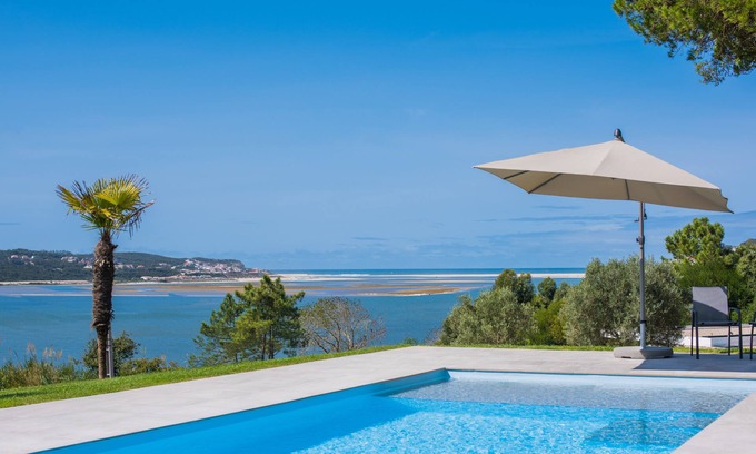 Caldas da Rainha Villa | Stunning Villa with Panoramic Views & Heated Pool